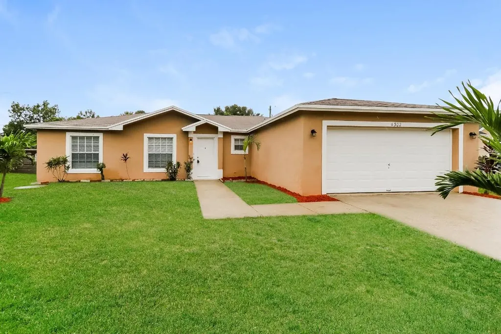 1302 SW Amboy Avenue Port St Lucie FL 34953