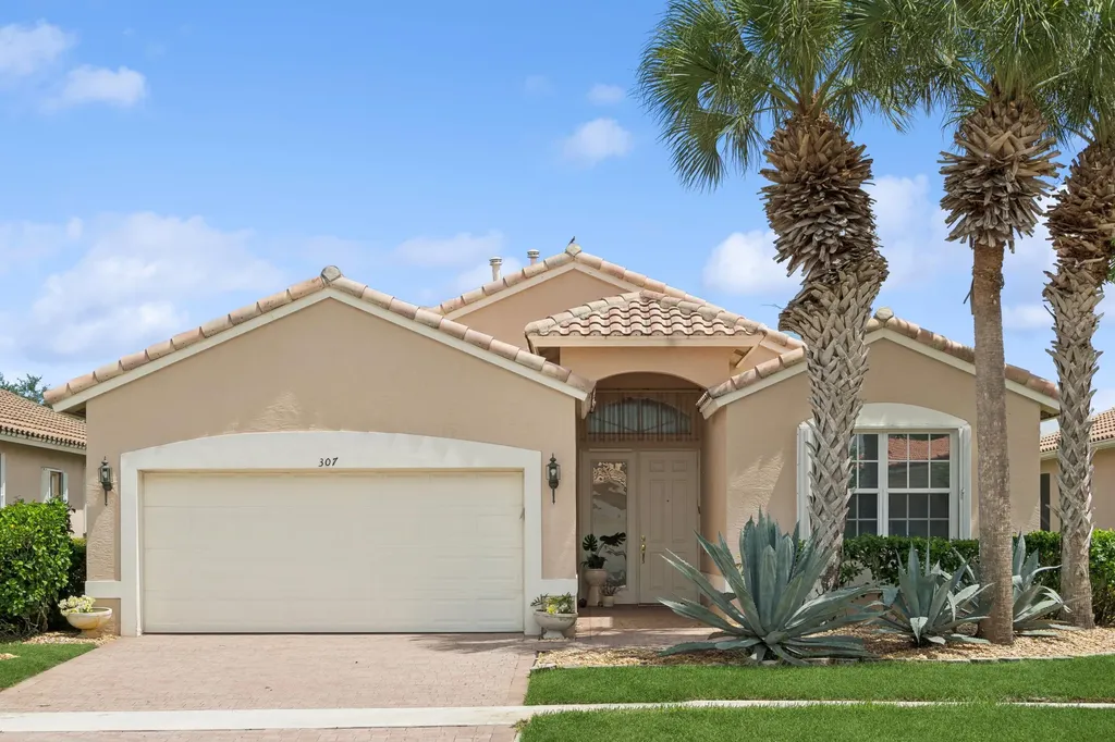 307 NW Seacrest Court Port St Lucie FL 34986