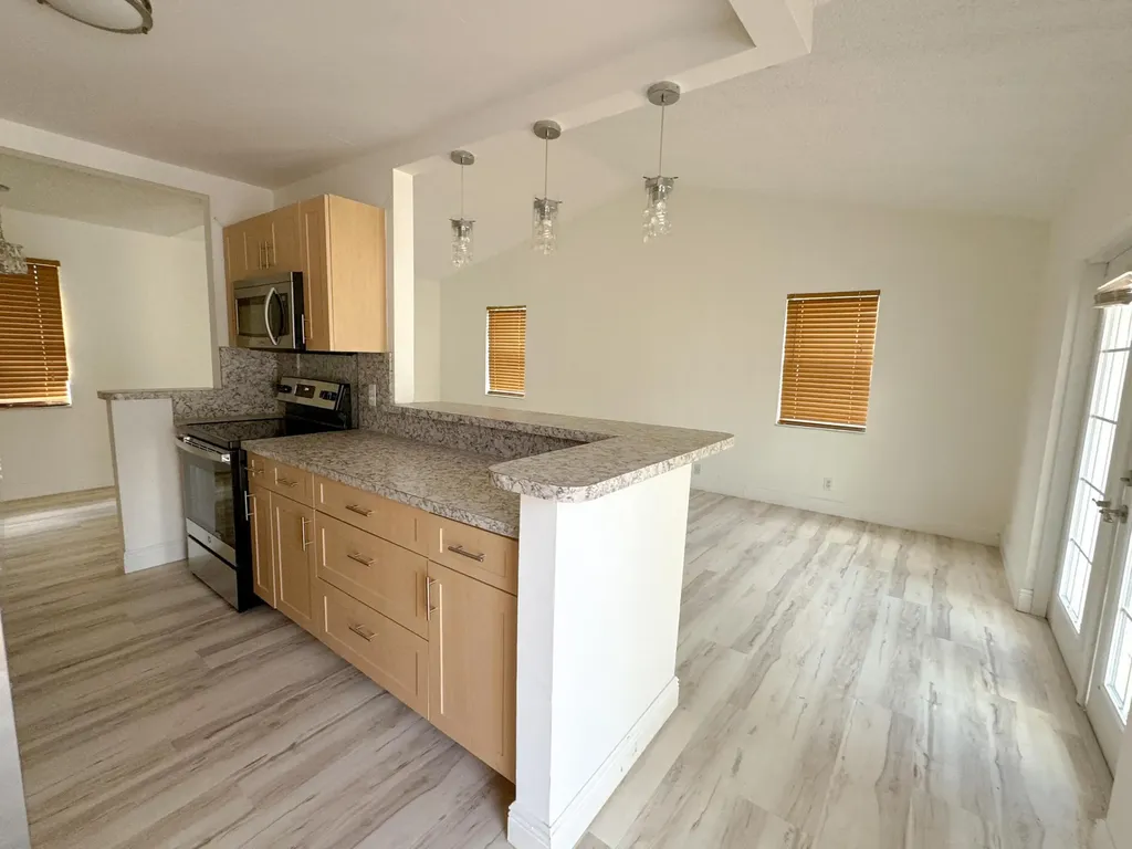 10317 Pippin Lane Royal Palm Beach FL 33411
