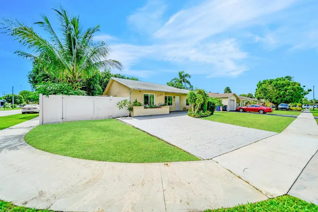 8100 SW 9th Court North Lauderdale FL 33068