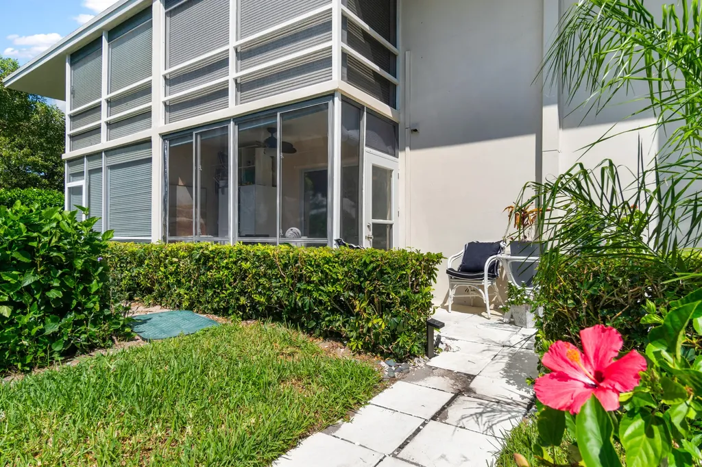 340 Horizons W Boynton Beach FL 33435