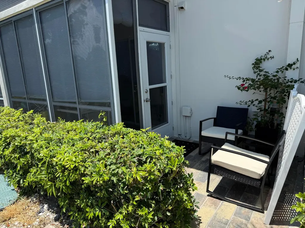 340 Horizons W Boynton Beach FL 33435