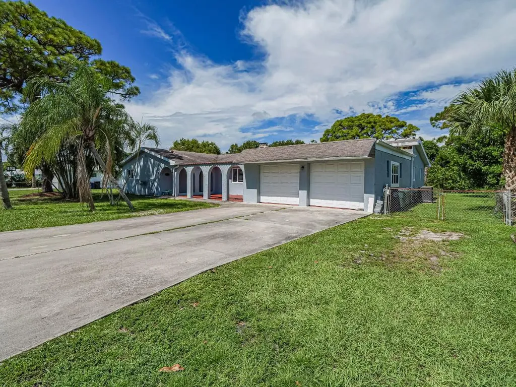 1024 Tortugas Avenue Fort Pierce FL 34982