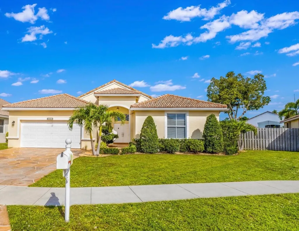 9325 Cove Point Circle Boynton Beach FL 33472
