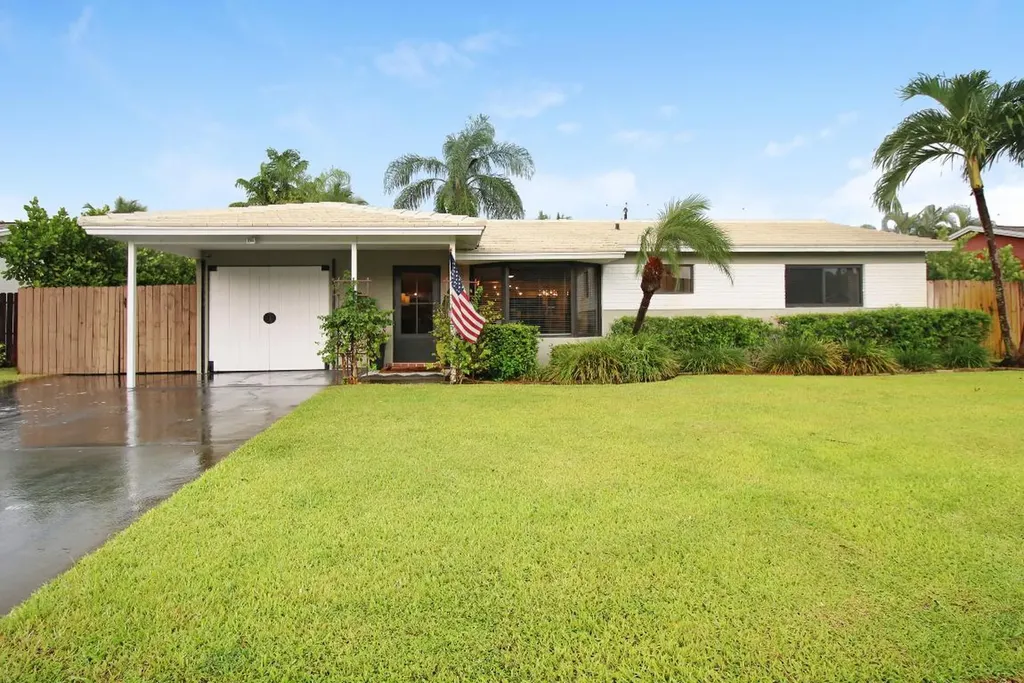 165 SE 27th Court Boynton Beach FL 33435