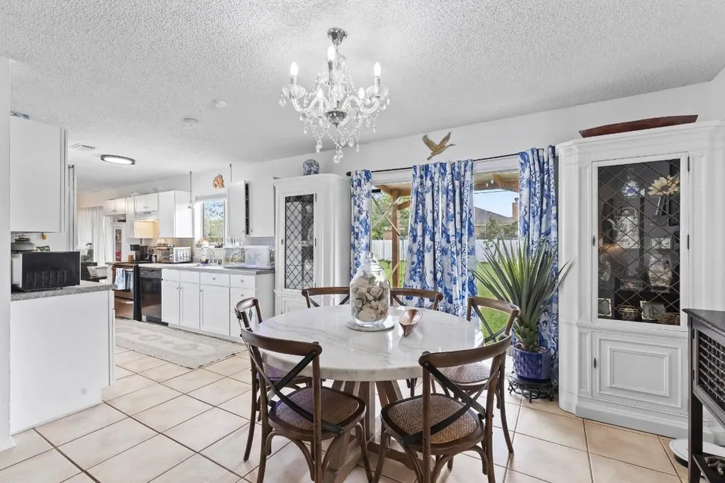 1998 SE Lavina Circle Port St Lucie FL 34952