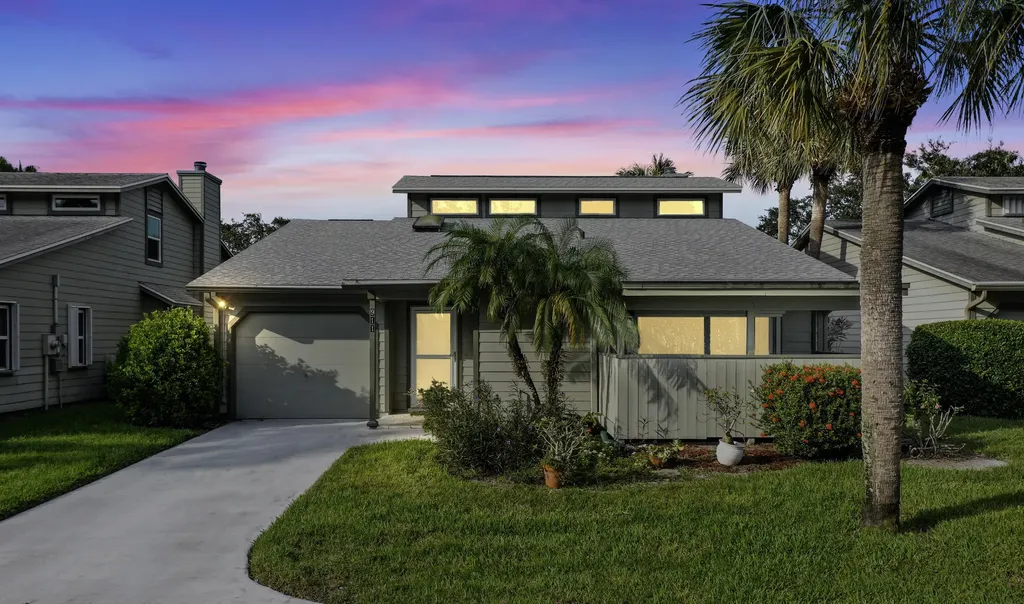 911 NE Dahoon Terrace Jensen Beach FL 34957