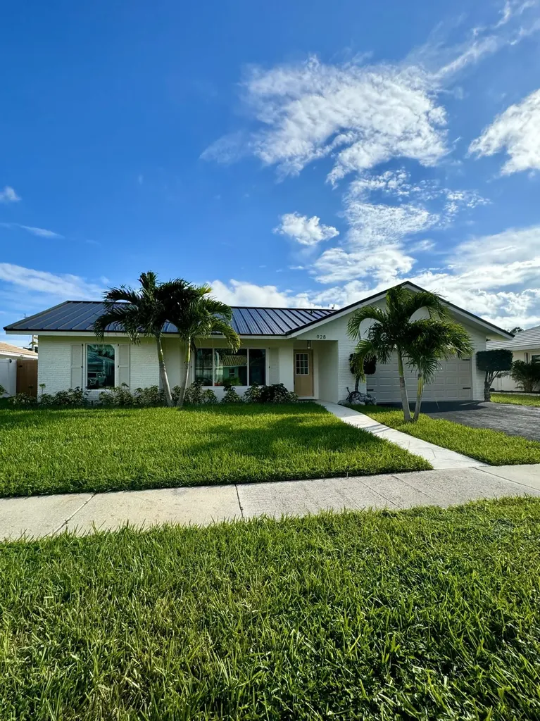 928 SW 3rd Street Boca Raton FL 33486