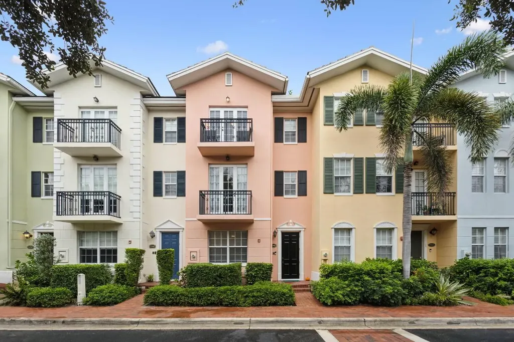 1044 E Heritage Club Circle Delray Beach FL 33483