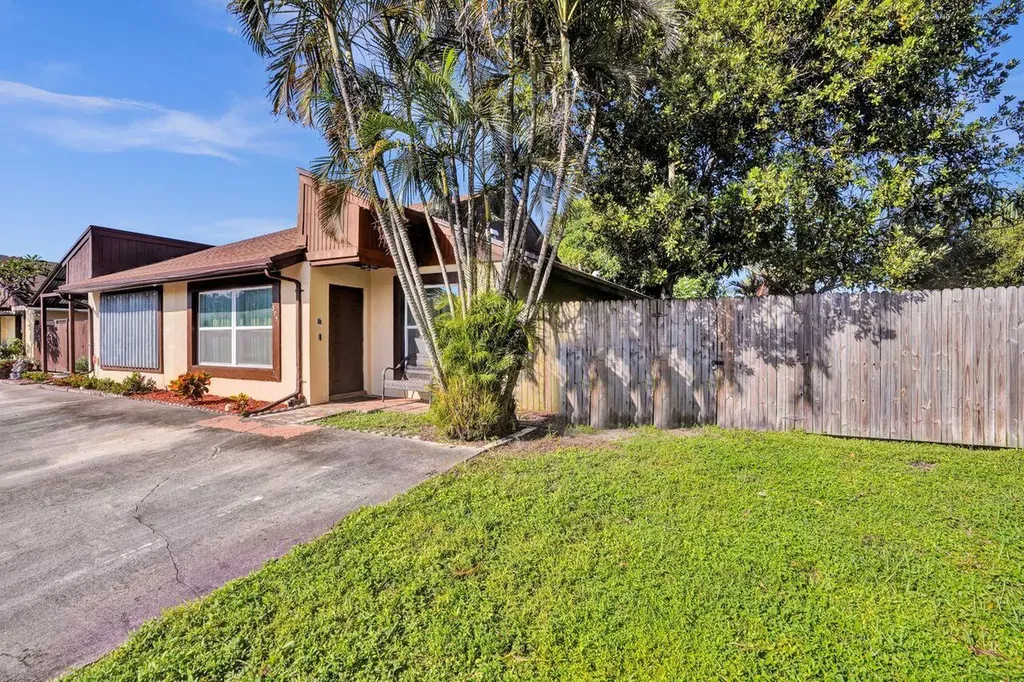 3751 Mil Pond Court Greenacres FL 33463