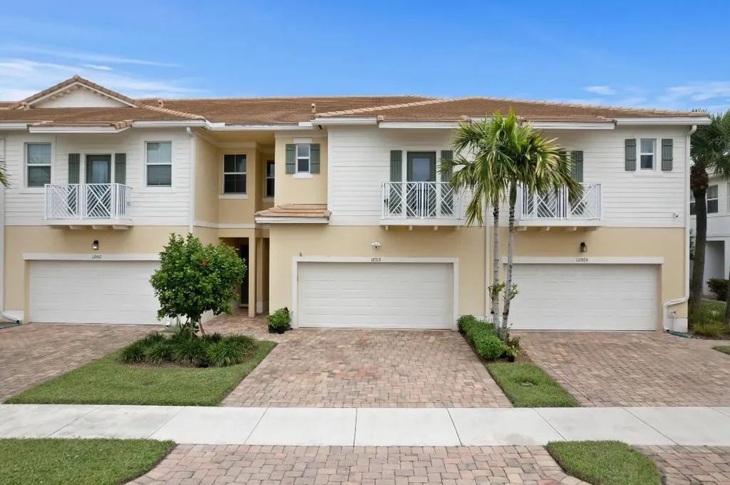 12013 Park Central Royal Palm Beach FL 33411