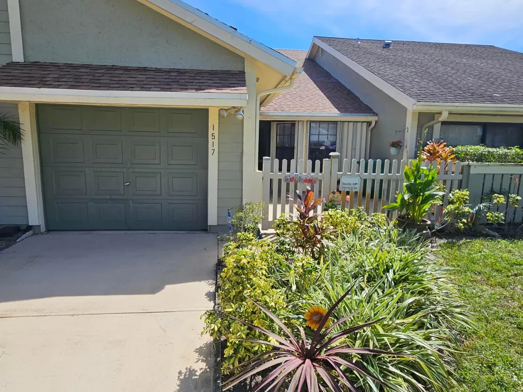 1517 SE Colchester Circle Port St Lucie FL 34952
