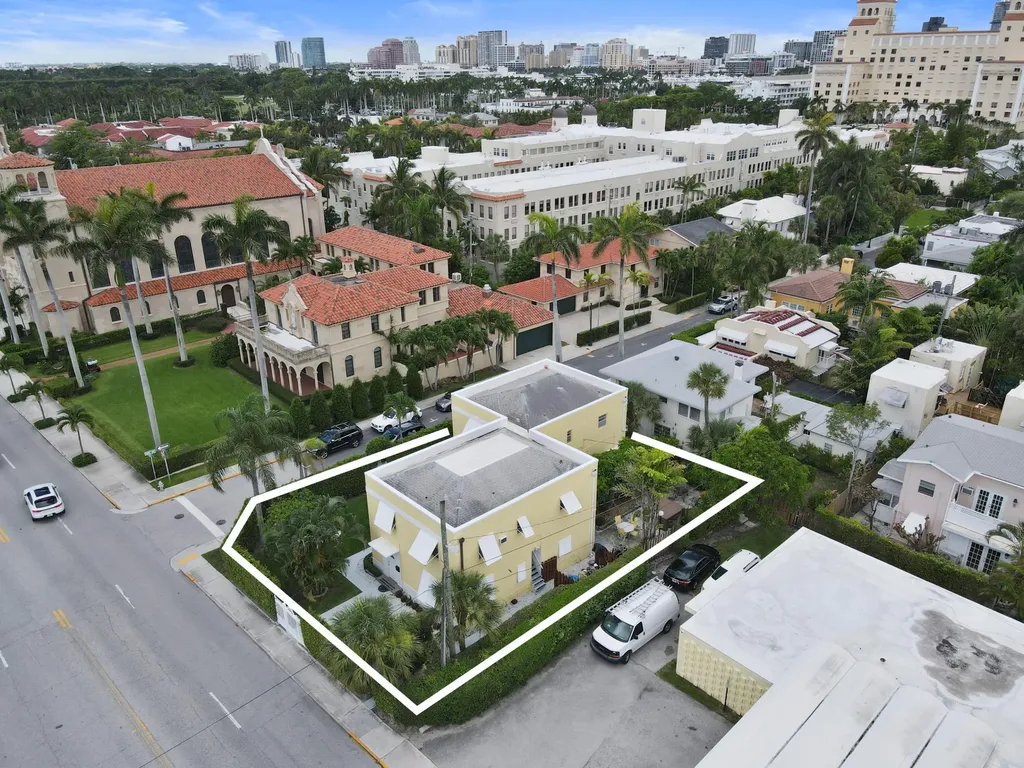 172 N County Road Palm Beach FL 33480
