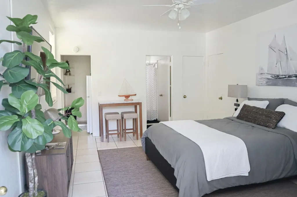 172 N County Road Palm Beach FL 33480
