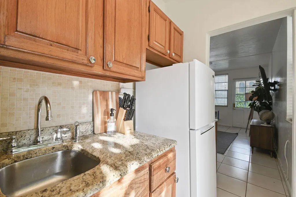 172 N County Road Palm Beach FL 33480