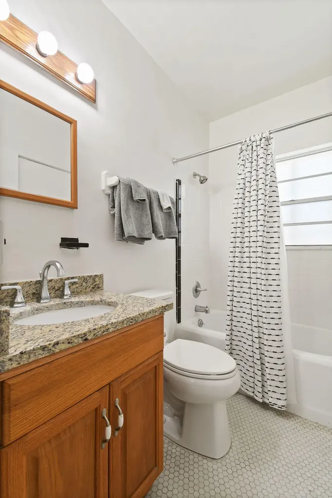172 N County Road Palm Beach FL 33480