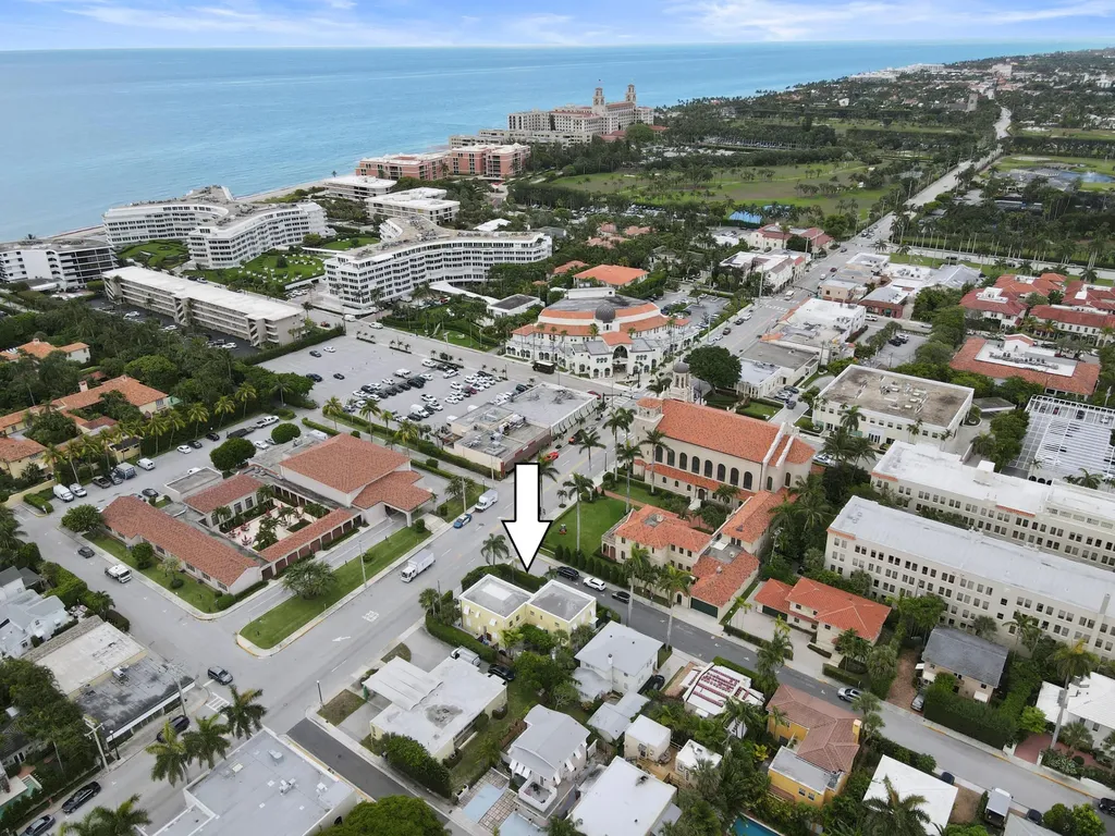 172 N County Road Palm Beach FL 33480