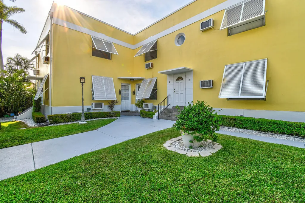 172 N County Road Palm Beach FL 33480
