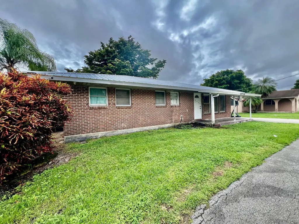 1910 Bacom Point Road Pahokee FL 33476