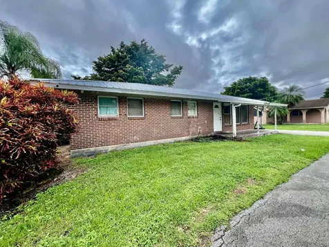 1910 Bacom Point Road Pahokee FL 33476