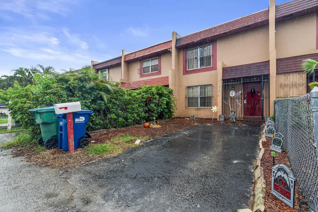 2778 NW 196th Street Miami Gardens FL 33056