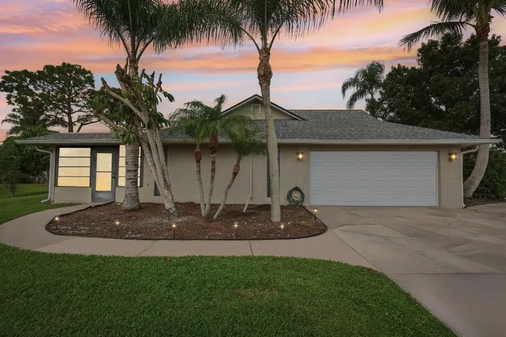 1198 SE Menores Avenue Port St Lucie FL 34952