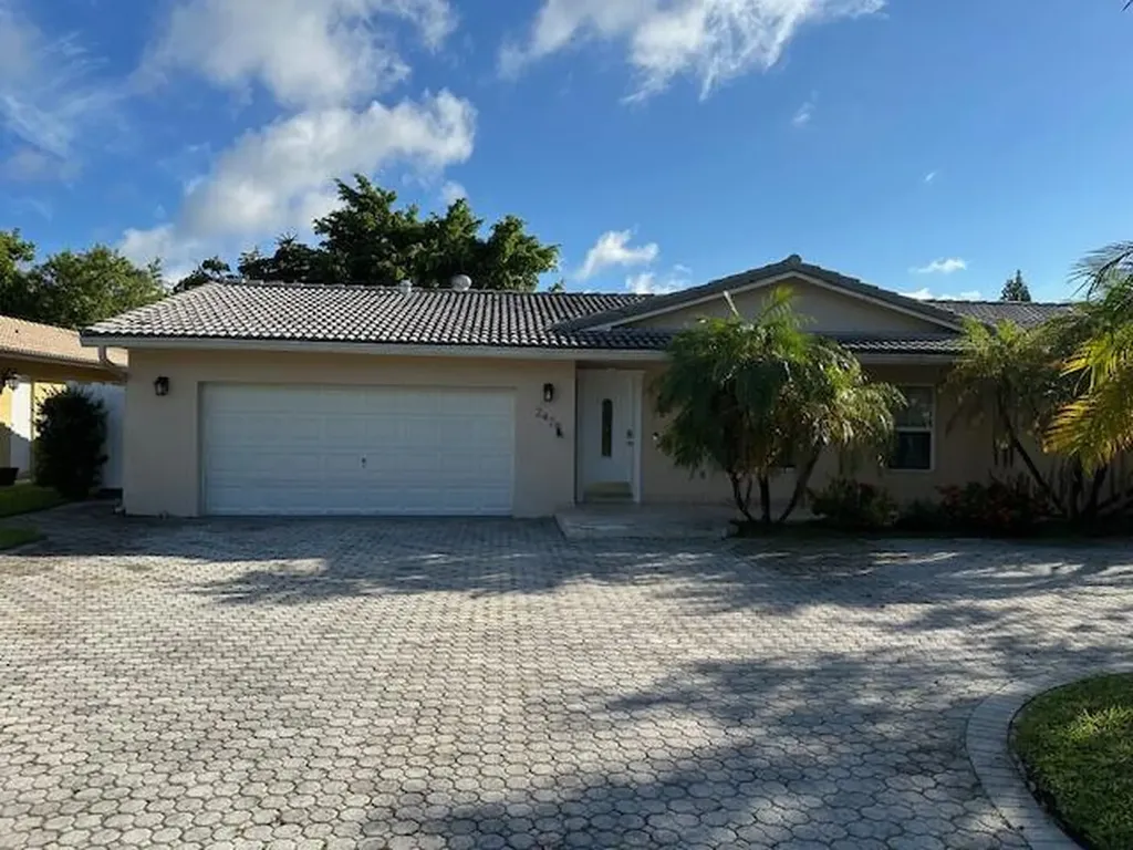 2479 NW 118th Terrace Coral Springs FL 33065