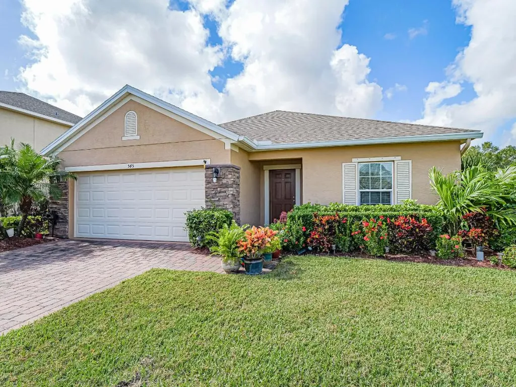 545 Valencia Circle SW Vero Beach FL 32968