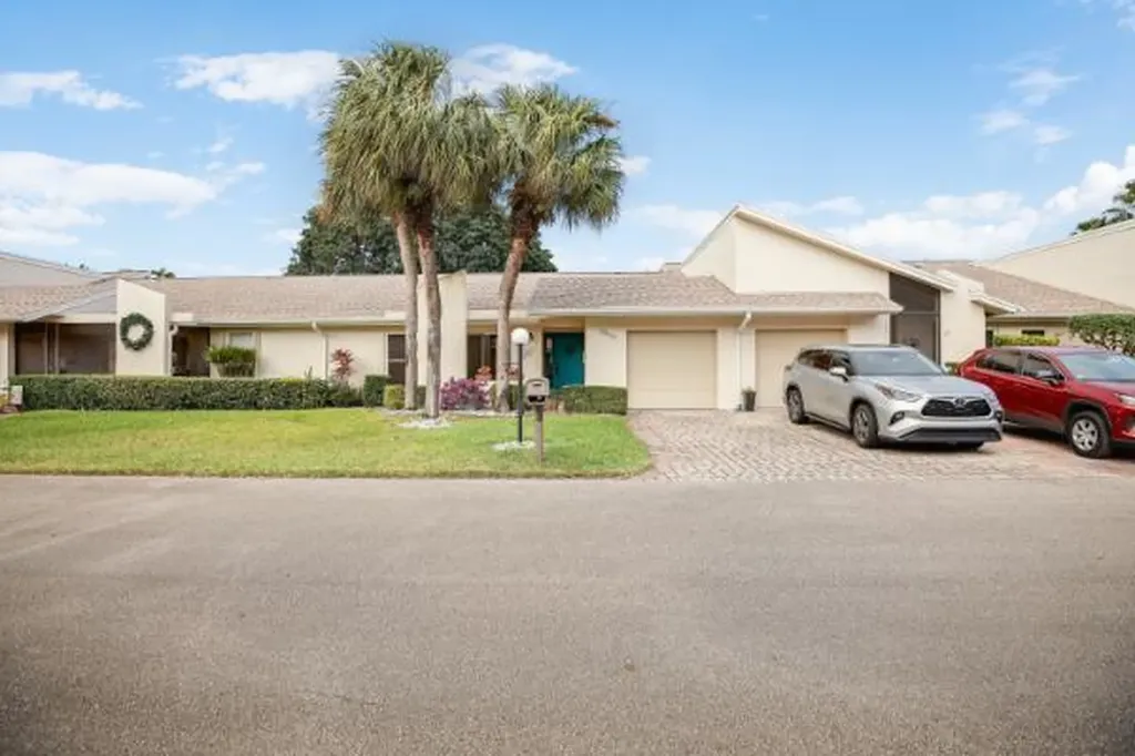 6993 Lupin Lane Lake Worth FL 33467