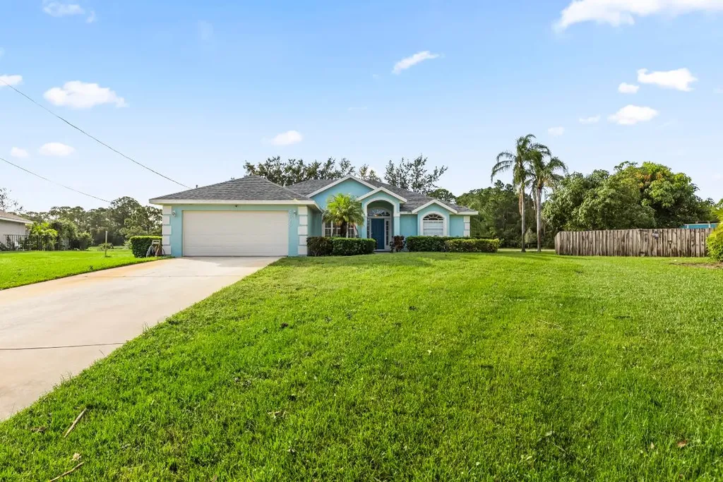 5515 NW Hyche Court Port St Lucie FL 34983
