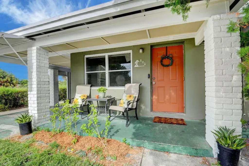802 S C Street Lake Worth Beach FL 33460
