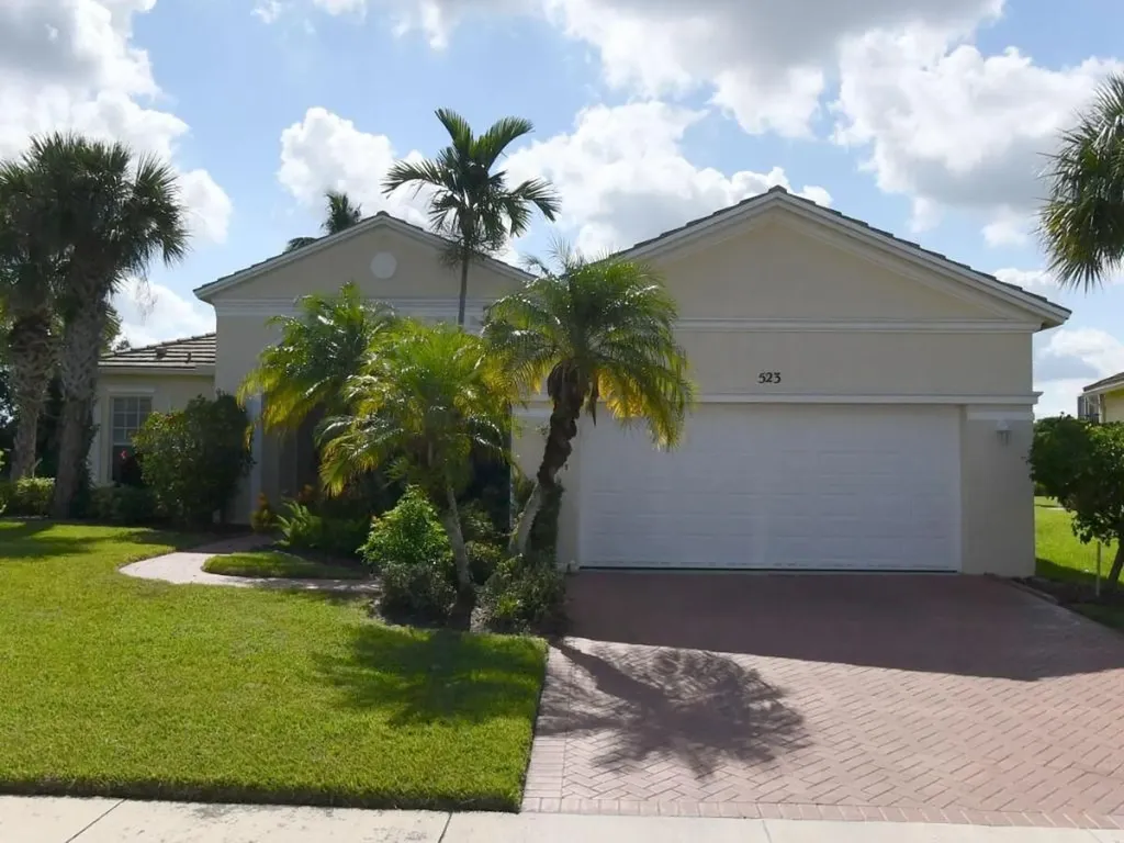 523 SW Lake Manatee Way Port St Lucie FL 34986