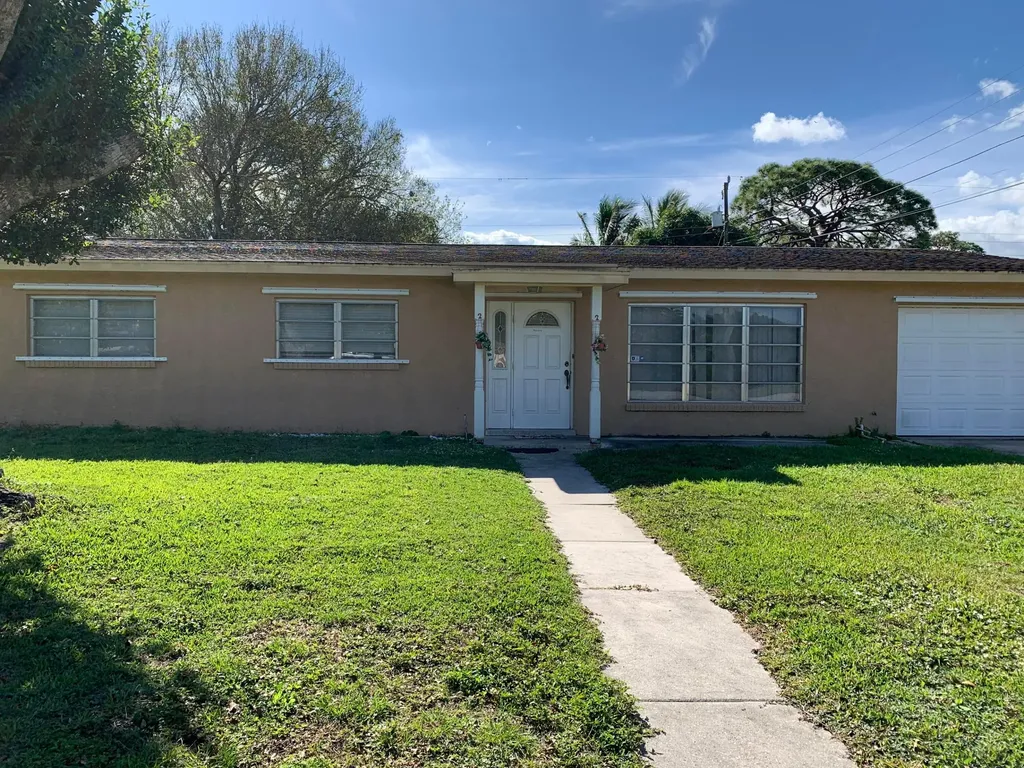 363 Hosbine Street Fort Pierce FL 34982