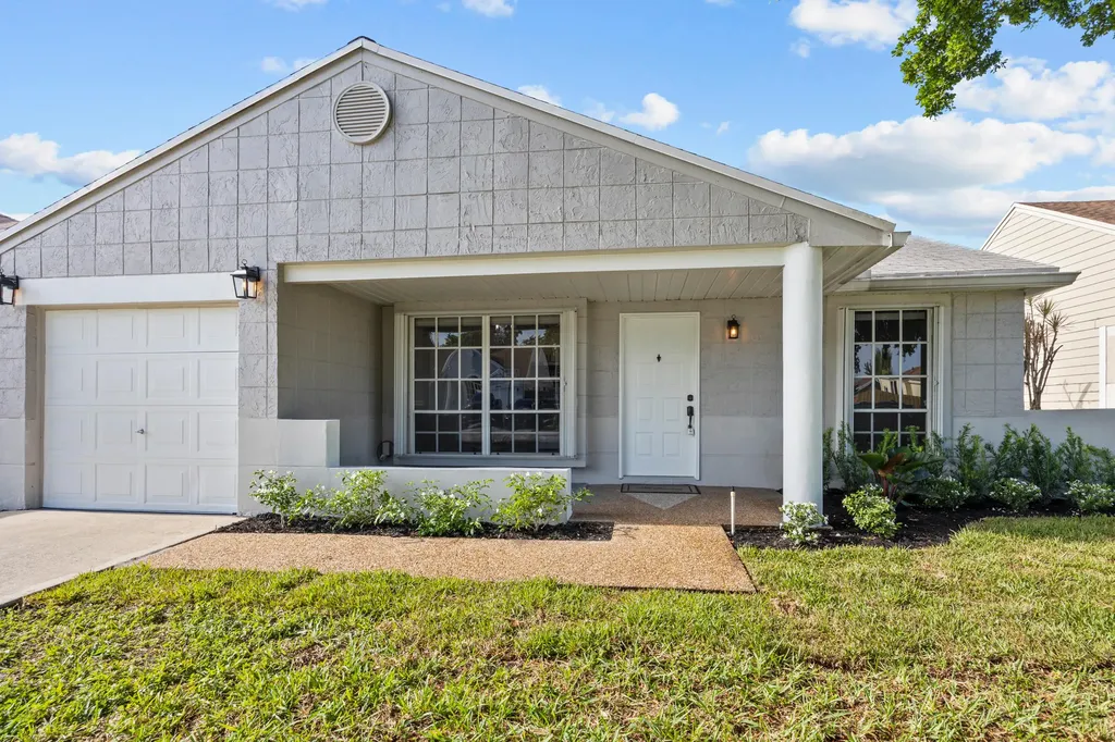 8474 Dynasty Drive Boca Raton FL 33433