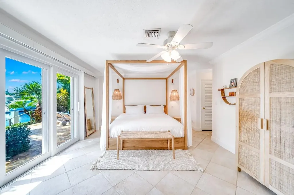 4010 NE 25th Avenue Lighthouse Point FL 33064