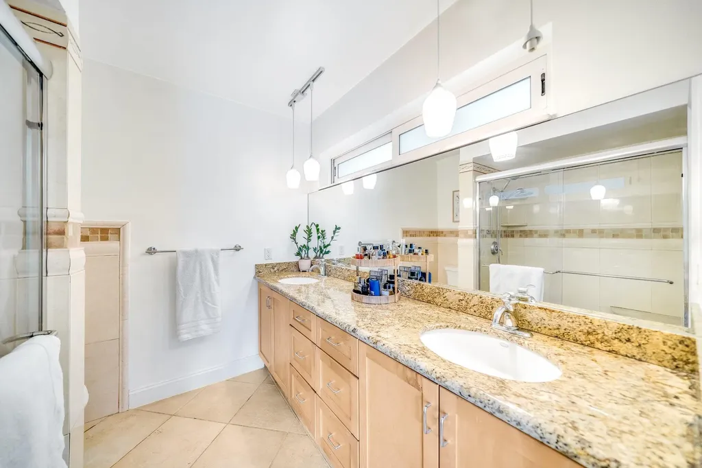 4010 NE 25th Avenue Lighthouse Point FL 33064