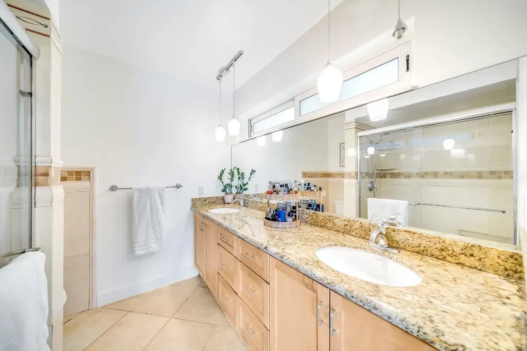 4010 NE 25th Avenue Lighthouse Point FL 33064