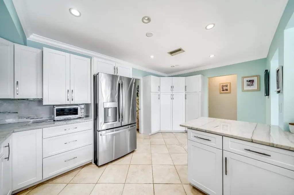 4010 NE 25th Avenue Lighthouse Point FL 33064