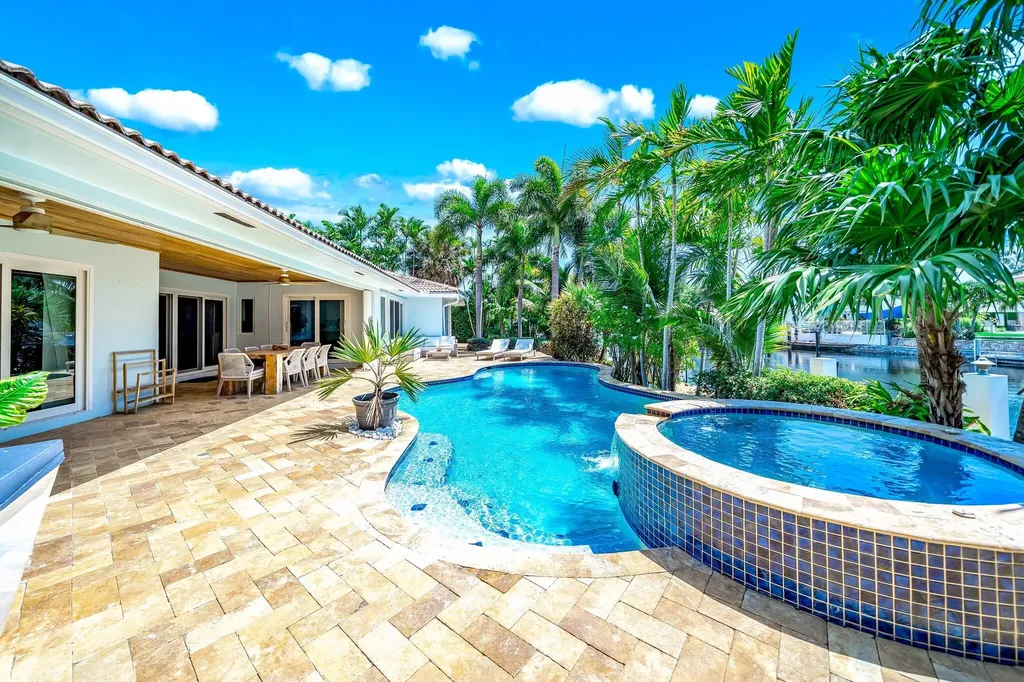 4010 NE 25th Avenue Lighthouse Point FL 33064
