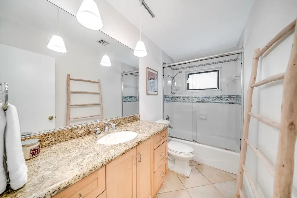 4010 NE 25th Avenue Lighthouse Point FL 33064