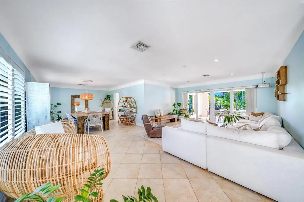4010 NE 25th Avenue Lighthouse Point FL 33064