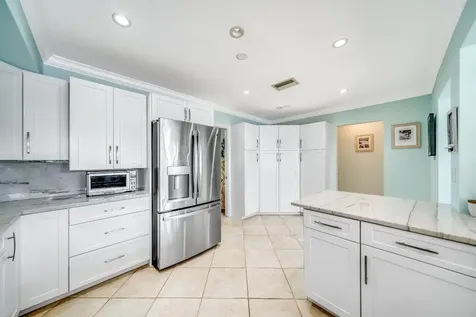 4010 NE 25th Avenue Lighthouse Point FL 33064