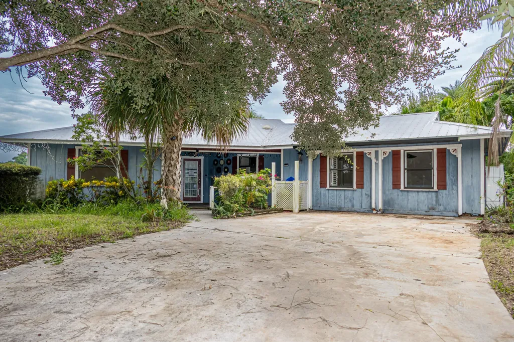 2504 SW Horseshoe Trail Palm City FL 34990