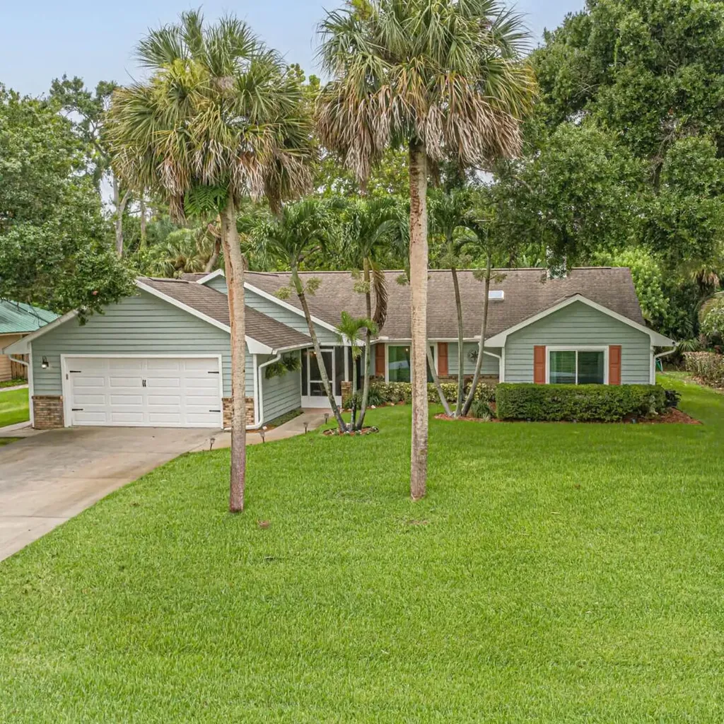 625 39th Court SW Vero Beach FL 32968