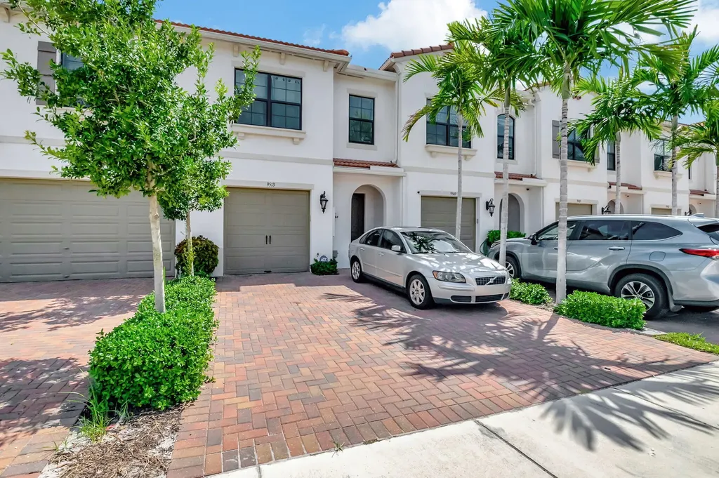 9513 Glider Way Boca Raton FL 33428