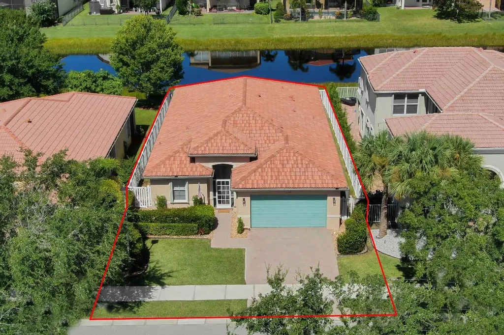 11227 SW Kingslake Circle Port St Lucie FL 34987