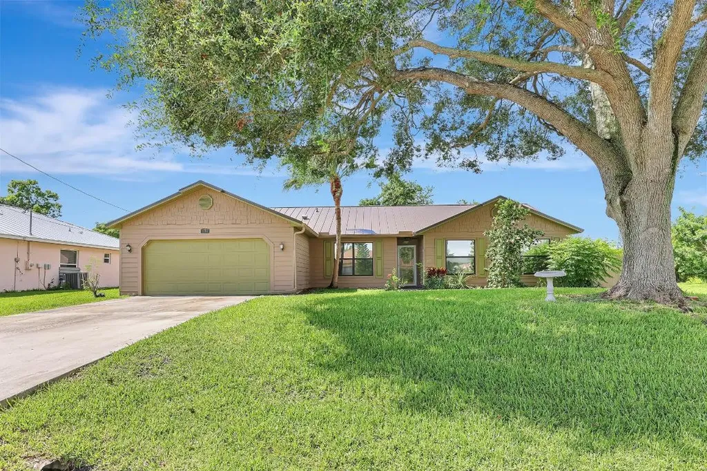 2286 SW Jay Avenue Port St Lucie FL 34953