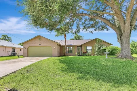 2286 SW Jay Avenue Port St Lucie FL 34953