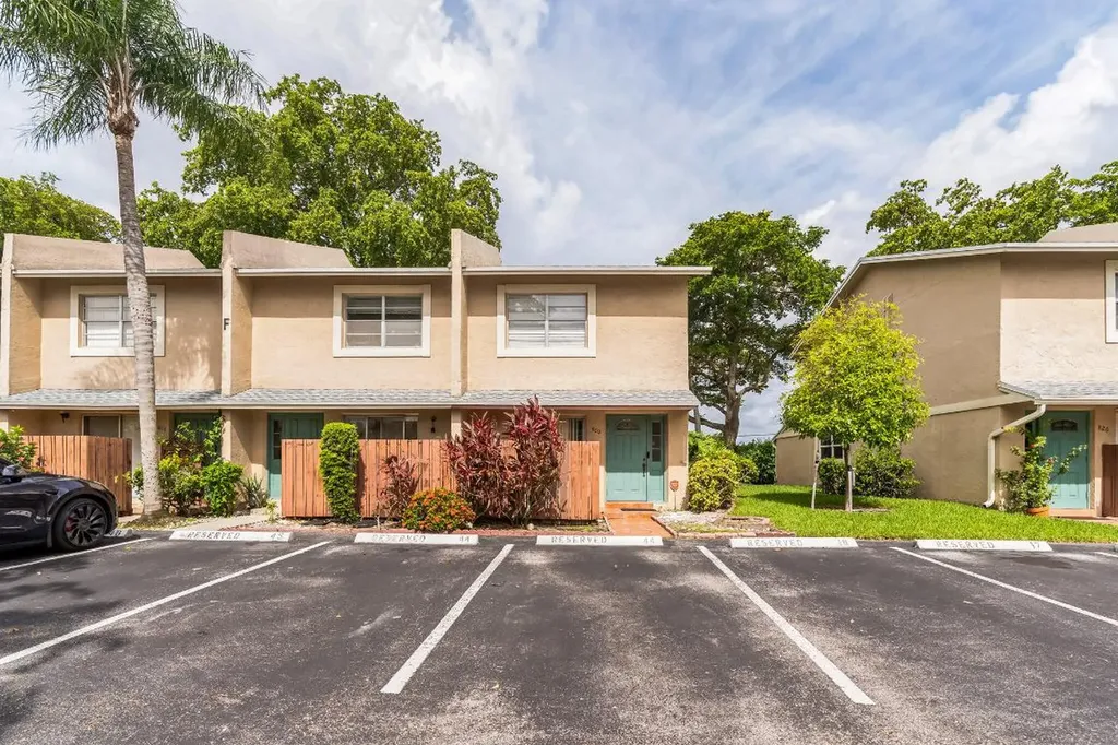 800 Banks Road Coconut Creek FL 33063
