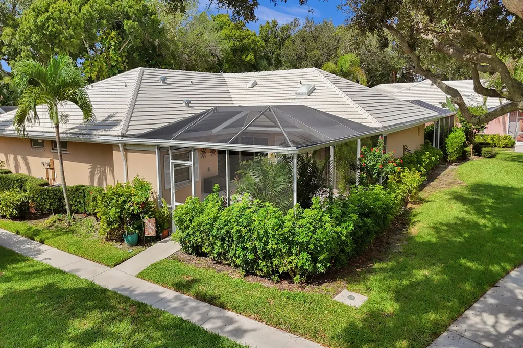 4202 Ridgewood Court Palm Beach Gardens FL 33403